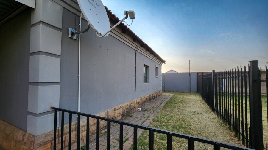 3 Bedroom Property for Sale in Flamwood North West